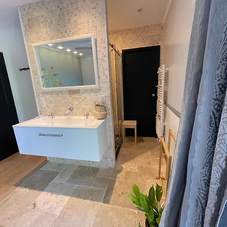 15 Min From Lyon Fresh Peaceful With Pool And Garden *