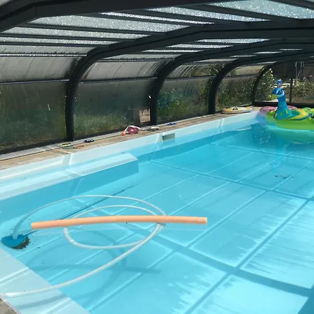 15 Min From Lyon Fresh Peaceful With Pool And Garden Bed & Breakfast *