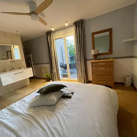 Bed & Breakfast 15 Min From Lyon Fresh Peaceful With Pool And Garden